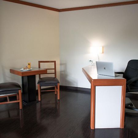 Hotel Abastos Plaza Мехіко Екстер'єр фото