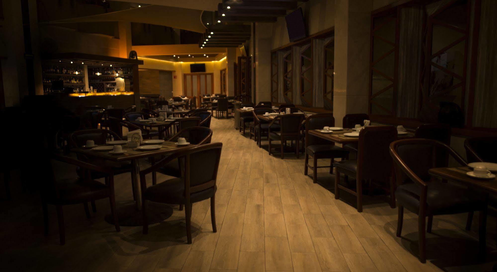 Hotel Abastos Plaza Мехіко Екстер'єр фото